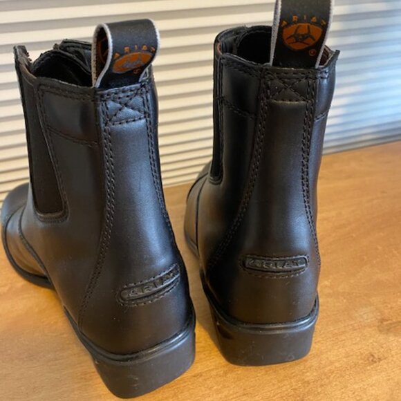 New!  Ariat Round Toe Paddock Boots size 5.5 - Picture 2 of 3